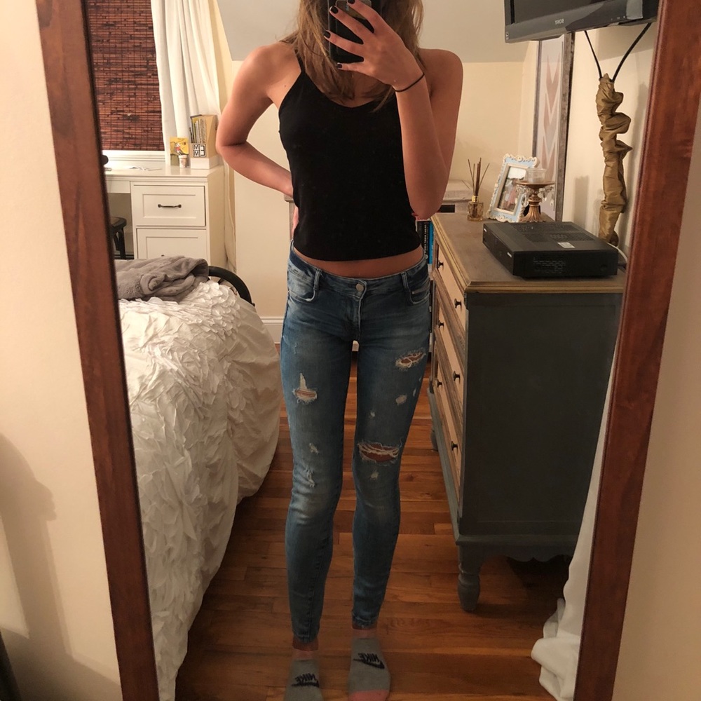 ripped light wash skinny jeans